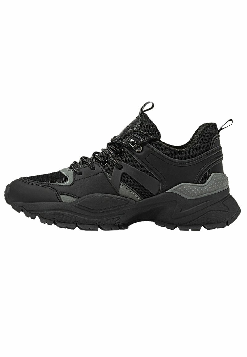 stradivarius-kombinierte-sneaker-low-black-schwarz-zalando-at