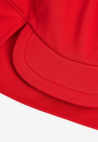 Next Kalap - red