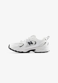 Selezionato, reflection black cement