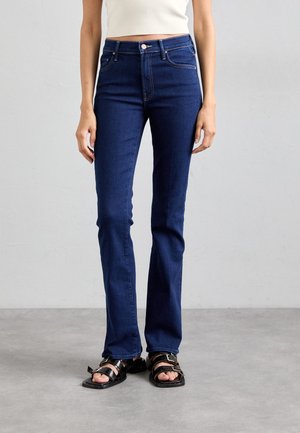 THE OUTSIDER SNEAK - Vaqueros a campana - blue denim