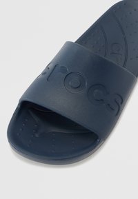 Crocs UNISEX - Bazénové šmýkačky - navy