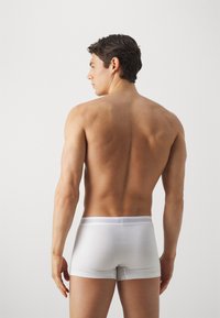 Tommy Hilfiger TRUNK 3 PACK - Calzoncillos - grey/white/desert sky