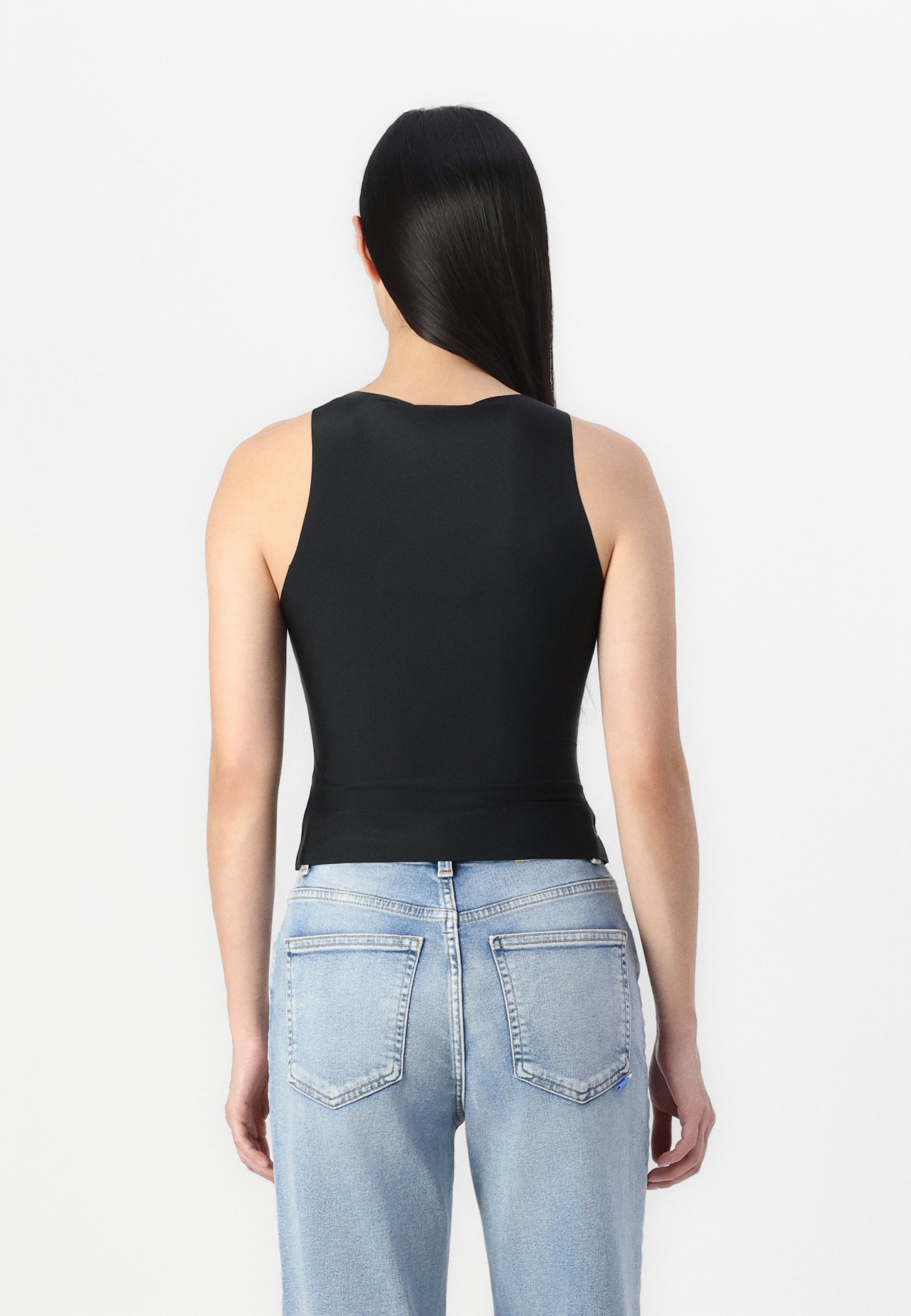 HANA 着用　jaded london ホルタートップス HANA 着用 jaded london ホルタートップス Shop Kumina