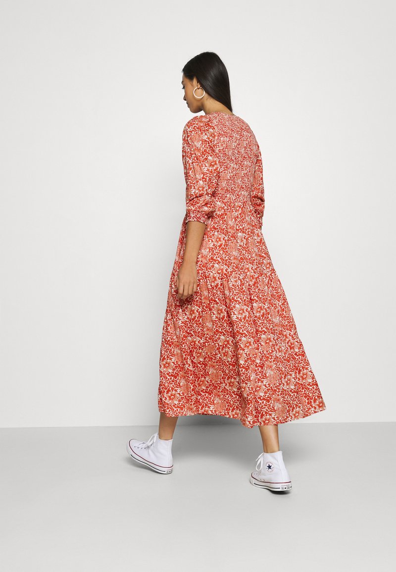 Yas Yasdamask Long Dress Freizeitkleid Whisper Pink Rot Zalando At 