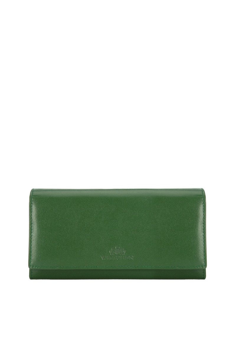Portafoglio verde in pelle con texture liscia, forma rettangolare e dettaglio del logo impressa sul davanti. Si chiude con una pattina.