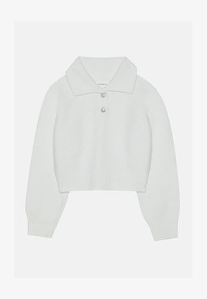 Hvit croppet genser med ribbet tekstur, stor krage og tre dekorative knapper i halsen. Lange ermer med ribbede mansjetter.