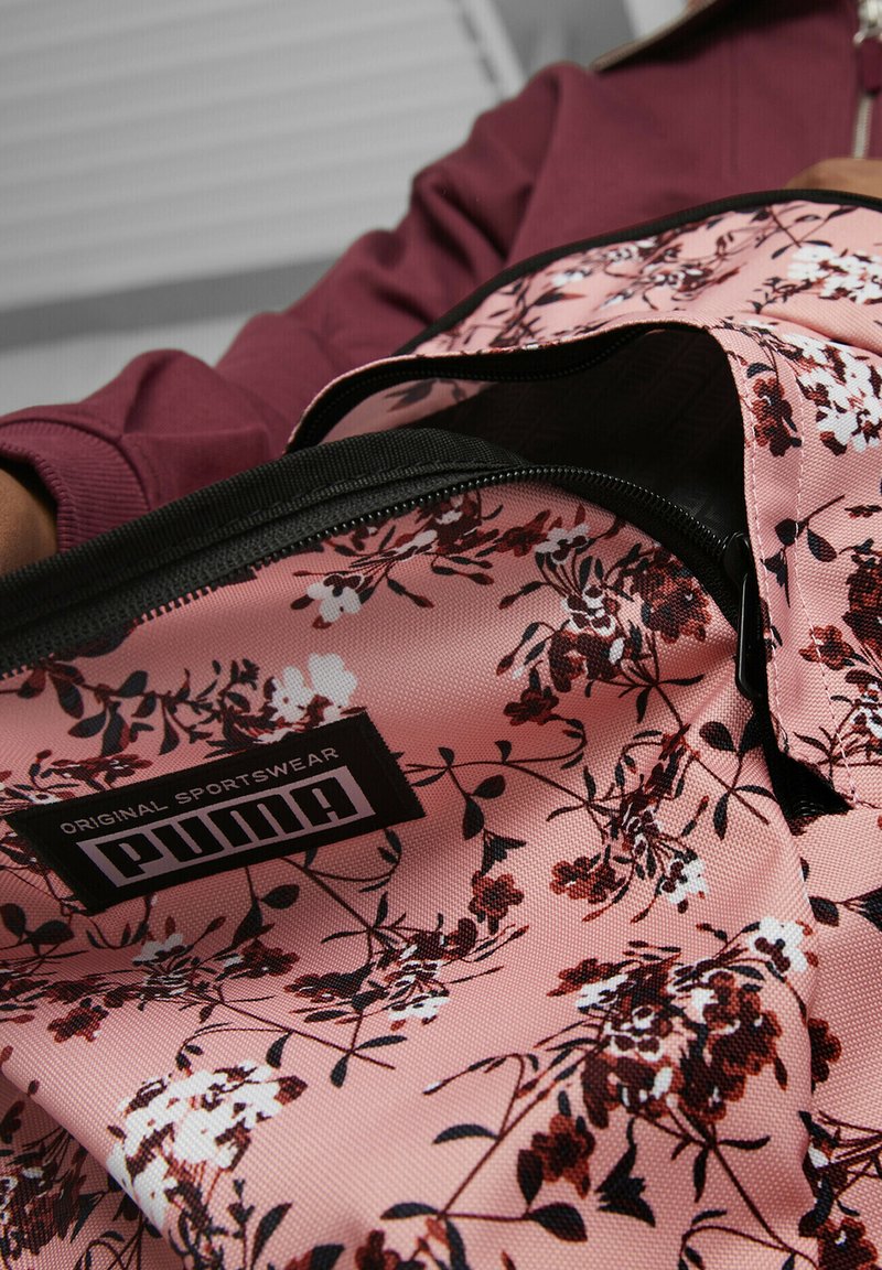 Puma ACADEMY Tagesrucksack peach smoothie dark jasper floral aop