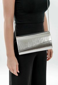 Tamaris AMALIA - Clutch - silver