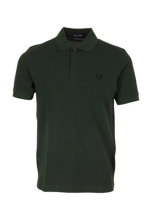 Polo shirt verde scuro in cotone. Presenta un'apertura con due bottoni, maniche corte e un piccolo logo ricamato sul petto.