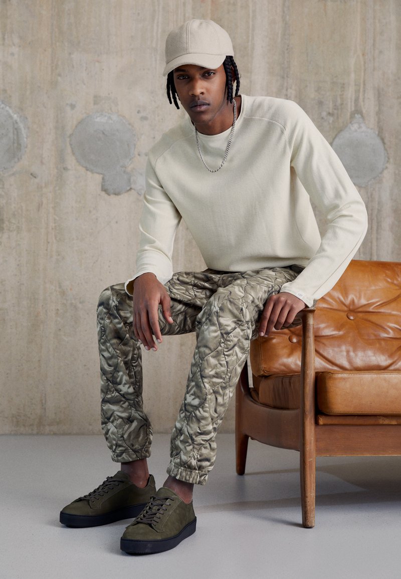 rag & bone PHOTO REEL ARAN QUILTED Tracksuit bottoms army/olive