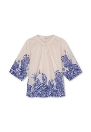 Crèmekleurige blouse met driekwartmouwen, met blauwe abstracte botanische en geometrische patronen op de mouwen en zoom, met knoopsluiting bij de kraag.
