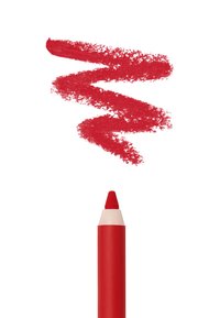 Czerwony kredka do ust z ostrym końcem na białym tle. Pozostawia teksturowany czerwony znak powyżej, ukazując bogaty, intensywny kolor.