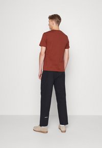 Lyle & Scott T-shirt básica - rust