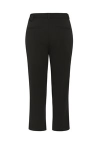 Zwarte cropped broeken van een gladde stof, met een klassieke tailleband, twee achterzakken en een getailleerde pasvorm.