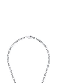 Bracciale in argento con maglie intrecciate, caratterizzato da una texture liscia e una chiusura a moschettone. Il design è semplice ed elegante.