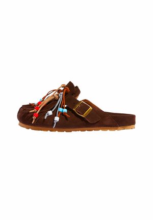 GEO DESERT - Natikače - brown suede