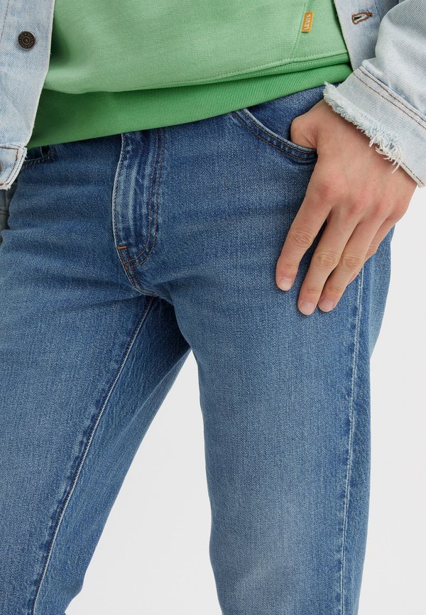 Straight leg jeans - a step ahead3