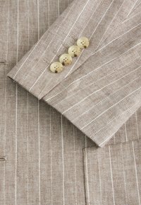 Thumbnail Image 8