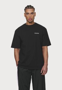Pegador ALESO TEE - Trükipildiga T-särk - washed black
