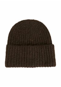 Gorro de punto marrón con un acabado suave y texturizado. Presenta un diseño de canalé y un doblez en el borde.