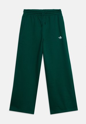 Dunkelgrüne Sweatpants mit weitem Bein, elastischem Bund, Kordelzug, Seitentaschen und weißem Adidas-Logo am oberen linken Bein.