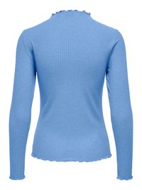 Gaiši zils ribots garroku krekls ar lapu malu apdari apkaklītei, aprocēm un apakšmalai, redzams no aizmugures.