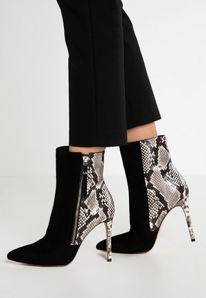 High Heel Stiefelette - black