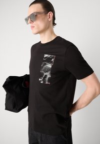 Thumbnail Image 7