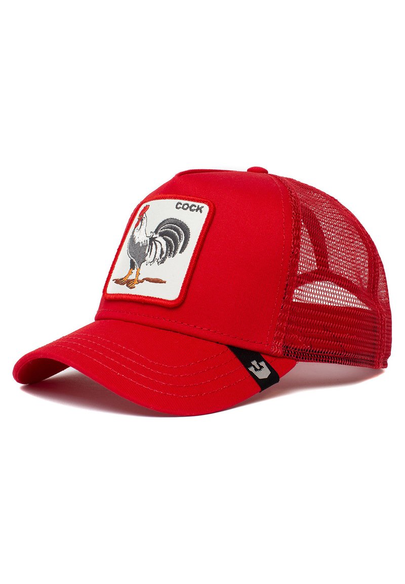 Casquette rouge à dos en mesh avec un panneau avant uni mettant en avant un design de coq brodé. Comprend une visière incurvée et une étiquette d'accent noir.