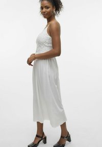 Vero Moda VMPANNA  - Džersio suknelė - snow white