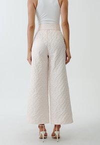 CHANCERY CARMINIA - Kalhoty - pale pink jacquard