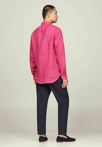 Tommy Hilfiger PIGMENT DYED  - Camicia - pink