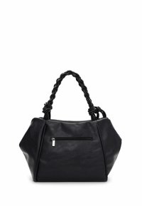Czarna skórzana torebka z plecionymi rączkami, przednią kieszenią na zamek, miękką fakturą i kanciastym kształtem.