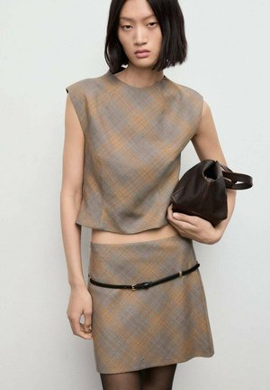 Blouse - brown