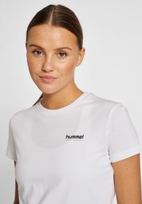 Hummel KRISTY SHORT - T-shirts basic - white