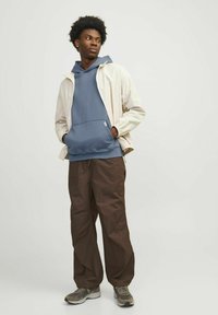 Jack & Jones Hoodie - flint stone