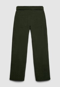 Pantaloni di velluto a coste verdi con vestibilità comoda, vita con passanti per cintura e due tasche posteriori con motivo cucito.