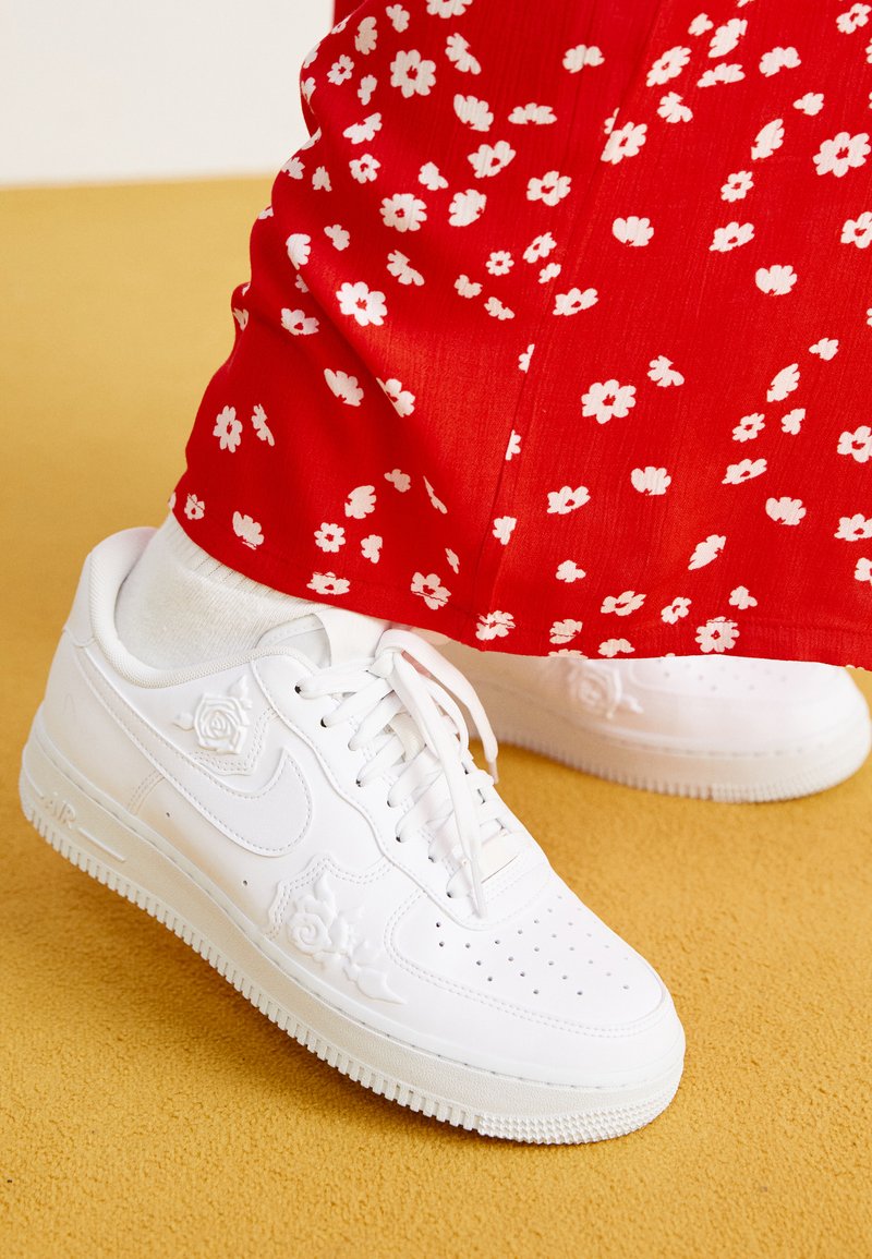 AIR FORCE 1 07 SE white/black/white