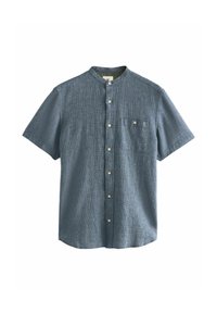 Camicia a maniche corte con bottoni in tessuto chambray blu. Presenta un colletto alla coreana, una tasca applicata e una superficie strutturata. I bottoni sono di colore chiaro.
