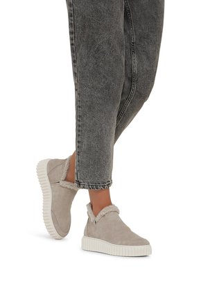 Gray suede slip-on shoes featuring a plush fleece lining and a textured white rubber sole, complemented by low-cut ankle design.