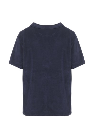 Polo bleu marine à manches courtes avec une texture douce, vu de dos, avec un col classique.