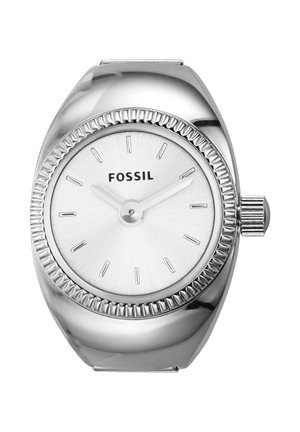 Orologio da polso Fossil in argento con quadrante rotondo, indicatori delle ore minimi e due lancette che mostrano le 10:10, caratterizzato da una ghiera zigrinata e cinturino lucido.