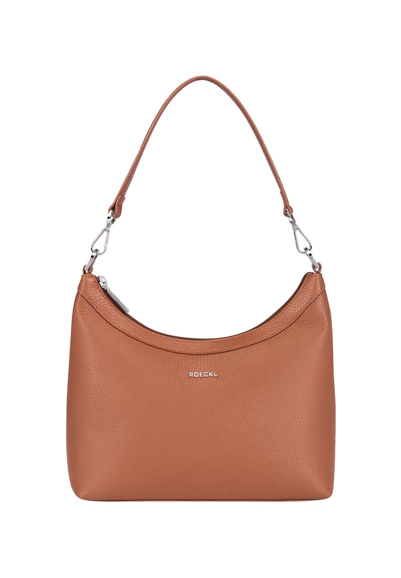 Braune Lederhandtasche mit abgerundetem oberen Teil, silberner Hardware und geprägtem Logo auf der Vorderseite. Glatte Textur und ein einzelner Schultergurt.