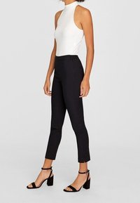 Stradivarius Tygbyxor - black