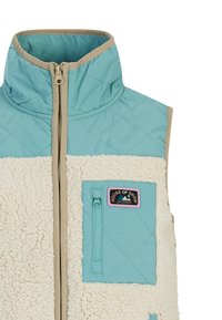Gequilte vest met een turquoise bovenkant, crème sherpa textuur, beige accenten, een ritszak en een logo patch.