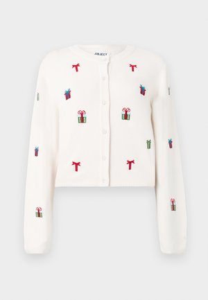 Cremefarbener Cardigan mit gestickten Geschenken und Schleifen in Rot, Grün und Blau, einem runden Ausschnitt und Knopfverschlüssen auf der Vorderseite.