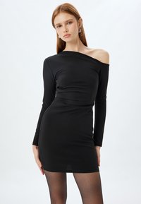MINI BODYCON - Vestido ligero - black