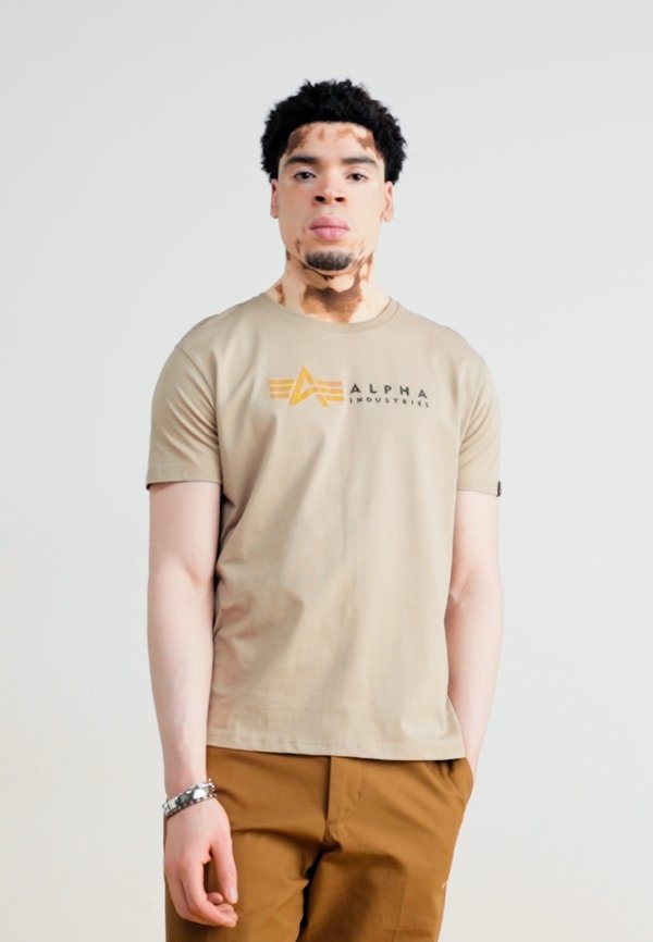 LABEL - Print T-shirt - vintage sand3