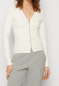 mbyM Langarmshirt - white