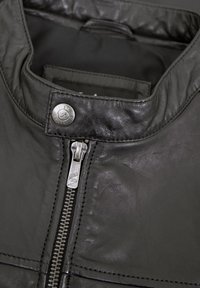 Thumbnail Image 4